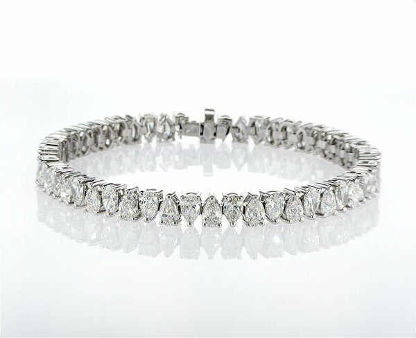 Pear Cut Diamonds Tennis Bracelet