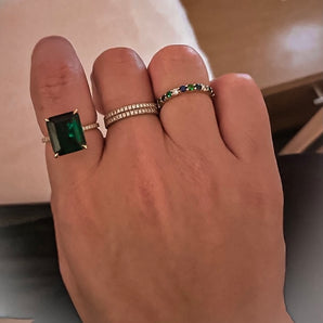 Green Emerald & Diamonds Ring